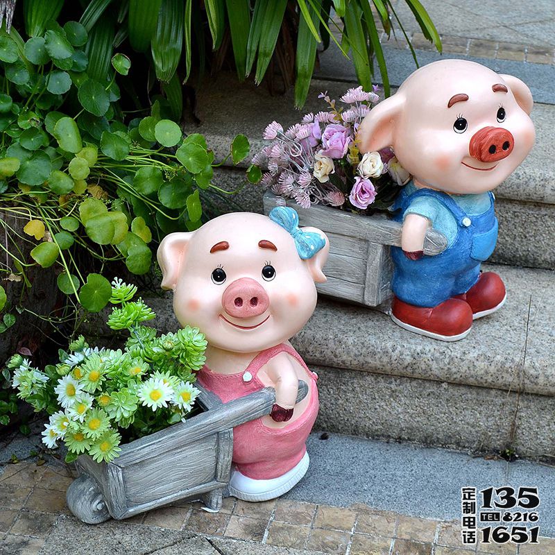 景區玻璃鋼彩繪可愛卡通豬豬雕塑 景區玻璃鋼彩繪可愛卡通豬豬雕塑