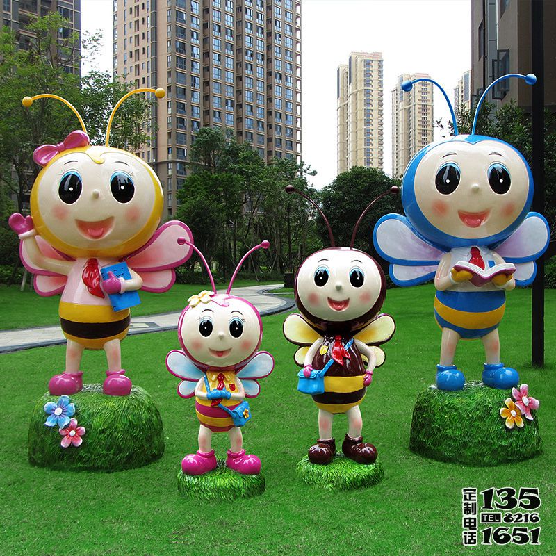 城市花園廣場擺放看書學習四只玻璃鋼彩繪蜜蜂雕塑 城市花園廣場擺放看書學習四只玻璃鋼彩繪蜜蜂雕塑