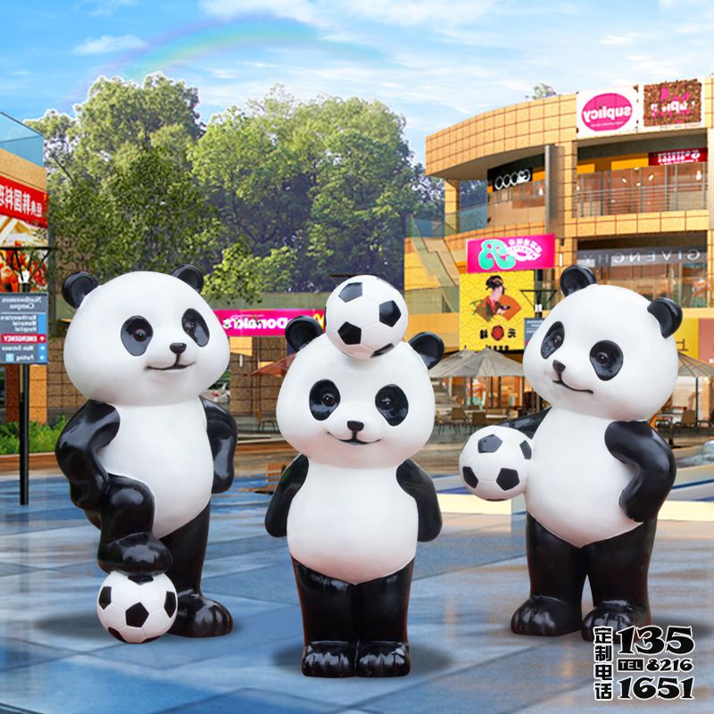 大型廣場擺放卡通足球熊貓玻璃鋼雕塑 大型廣場擺放卡通足球熊貓玻璃鋼雕塑