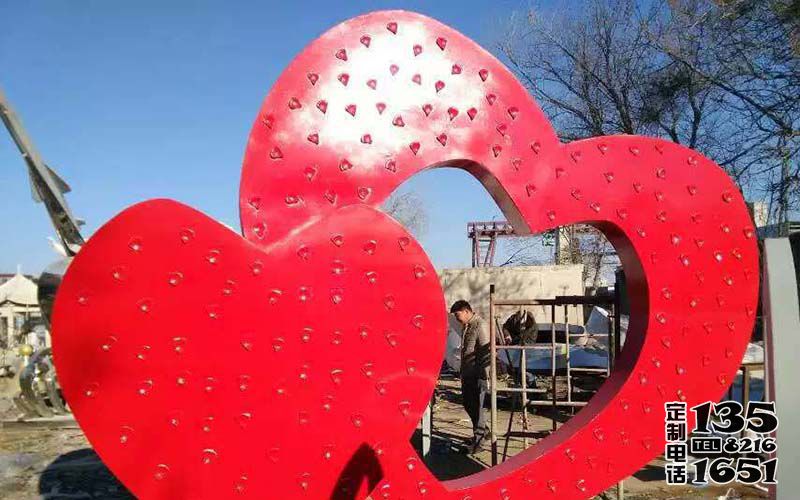 景區玻璃鋼紅色愛心雕塑 景區玻璃鋼紅色愛心雕塑
