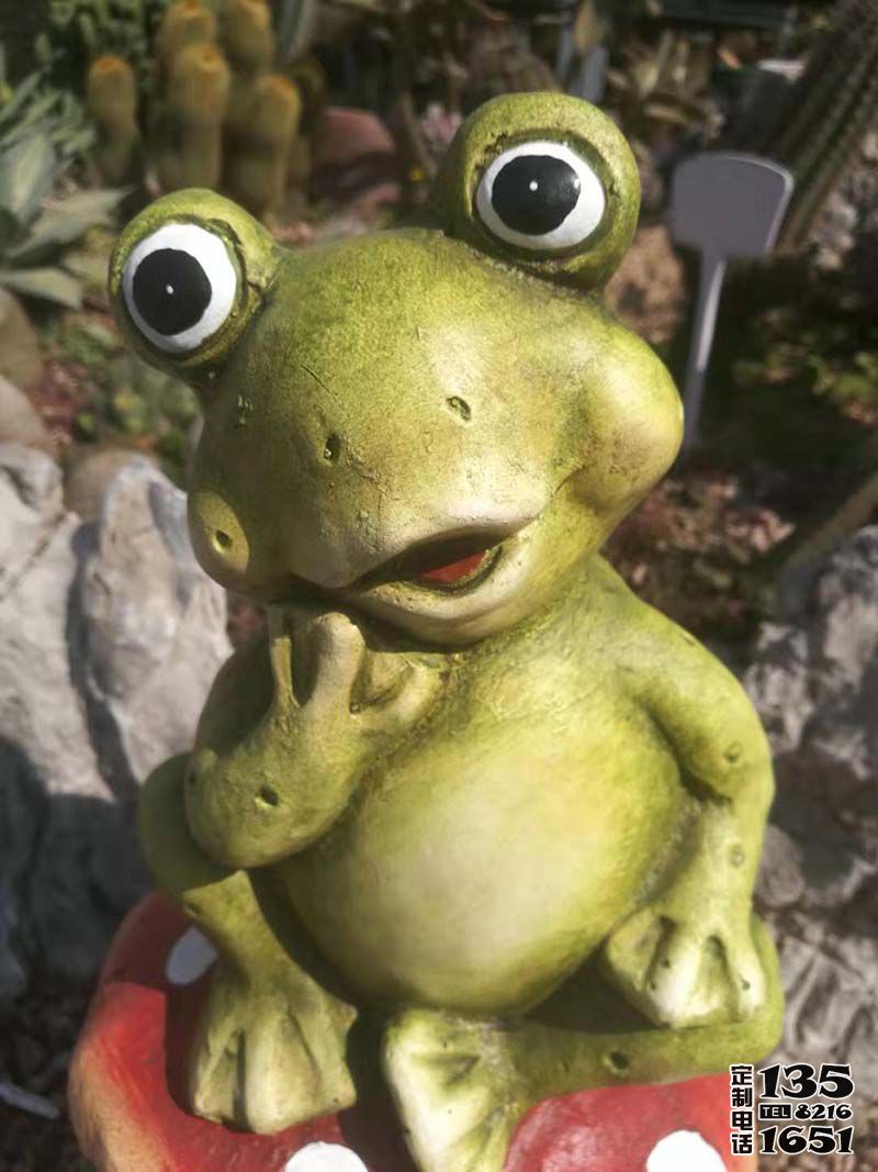 商場一只坐著的玻璃鋼青蛙雕塑 商場一只坐著的玻璃鋼青蛙雕塑