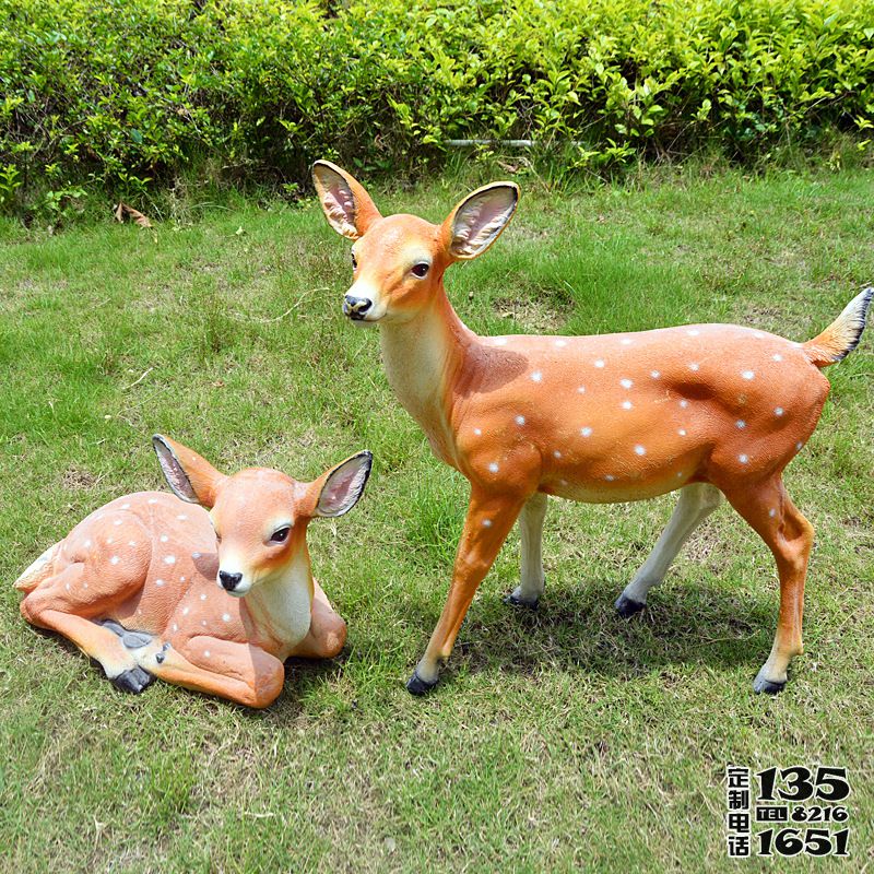 草坪玻璃鋼彩繪仿真動(dòng)物鹿雕塑 草坪玻璃鋼彩繪仿真動(dòng)物鹿雕塑