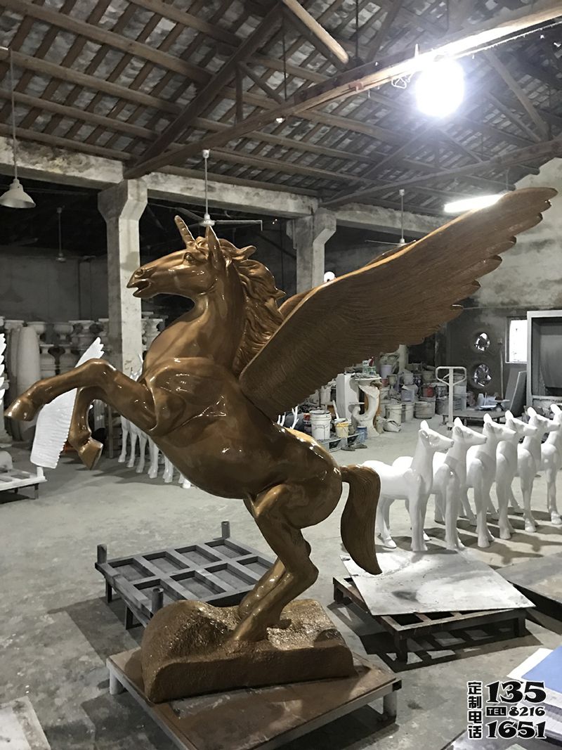 城市街道玻璃鋼仿銅飛馬雕塑 城市街道玻璃鋼仿銅飛馬雕塑