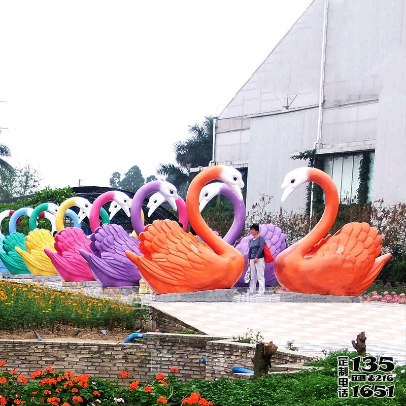 景區玻璃鋼彩繪愛心天鵝雕塑 景區玻璃鋼彩繪愛心天鵝雕塑