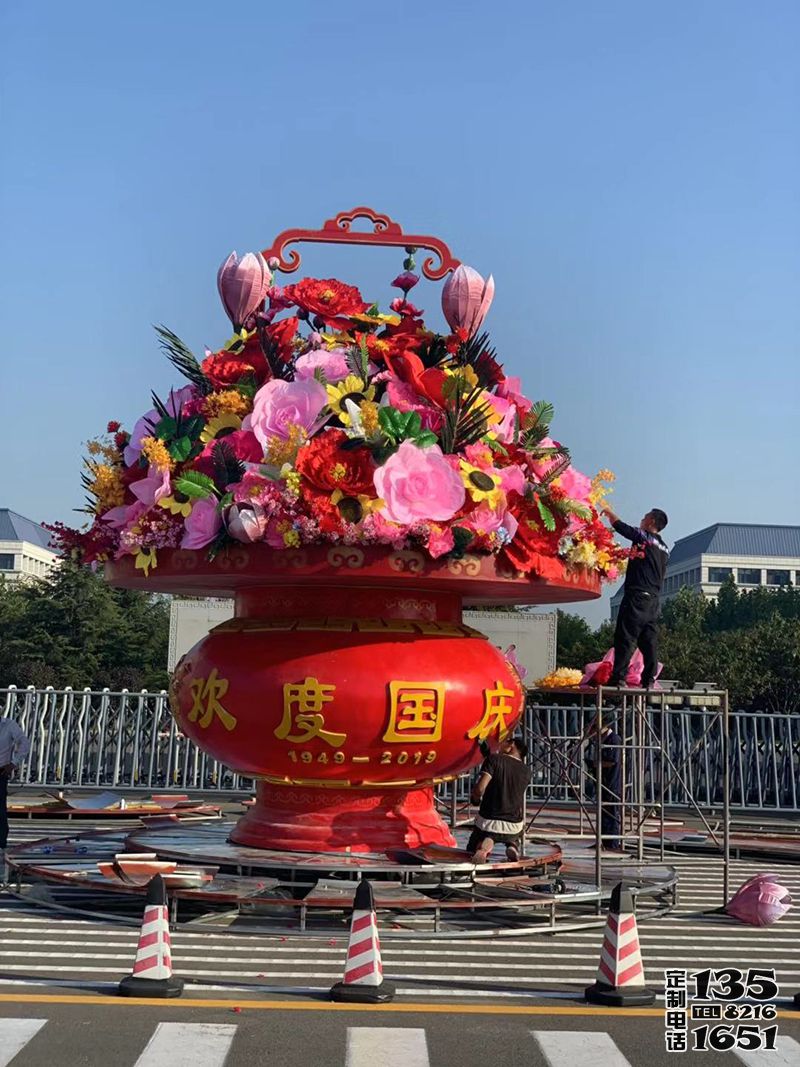 廣場玻璃鋼彩繪仿真花朵大花籃雕塑 廣場玻璃鋼彩繪仿真花朵大花籃雕塑