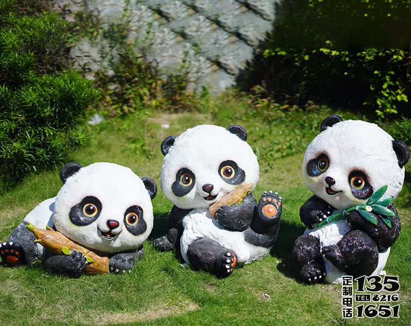 景區(qū)玻璃鋼仿真熊貓雕塑 景區(qū)玻璃鋼仿真熊貓雕塑
