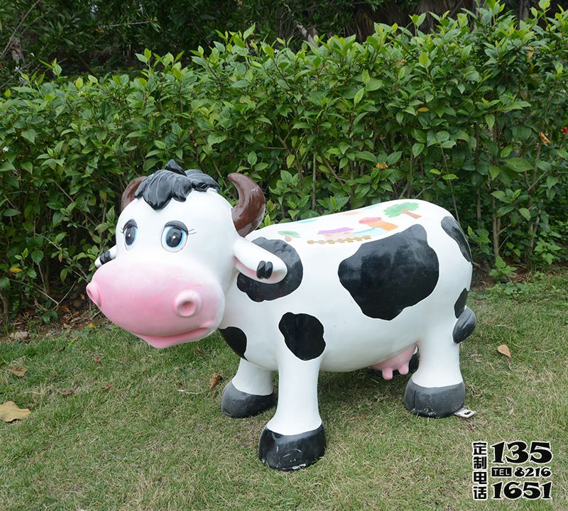 景區玻璃鋼卡通奶牛雕塑 景區玻璃鋼卡通奶牛雕塑