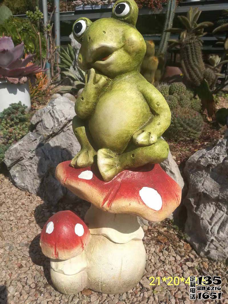 池塘一只在思考的玻璃鋼青蛙雕塑 池塘一只在思考的玻璃鋼青蛙雕塑