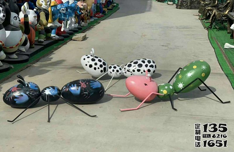 幼兒園卡通玻璃鋼彩繪螞蟻雕塑 幼兒園卡通玻璃鋼彩繪螞蟻雕塑