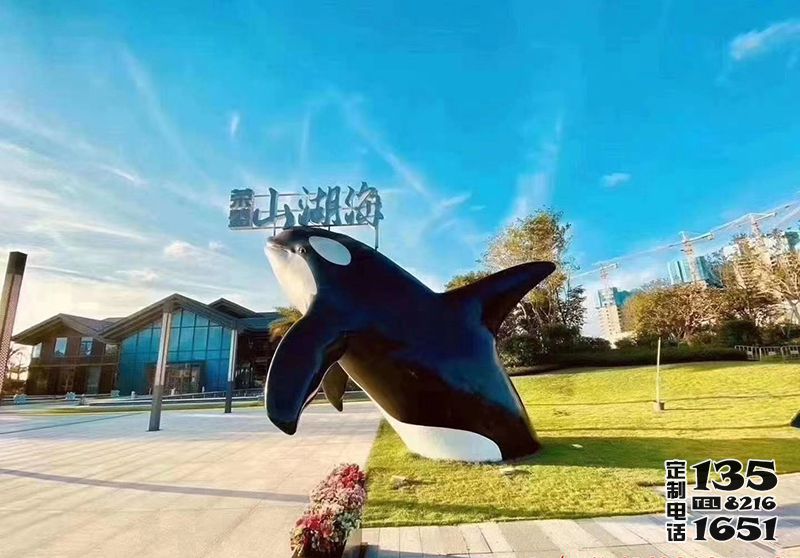 公園擺放的創(chuàng)意半身玻璃鋼鯨魚雕塑 公園擺放的創(chuàng)意半身玻璃鋼鯨魚雕塑