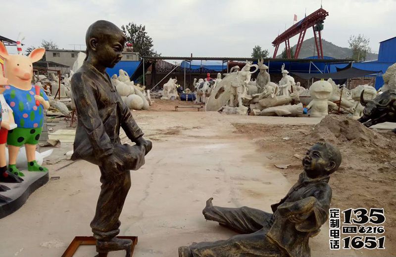 戶外景區玻璃鋼仿銅民俗小品兒童撞拐雕塑 戶外景區玻璃鋼仿銅民俗小品兒童撞拐雕塑