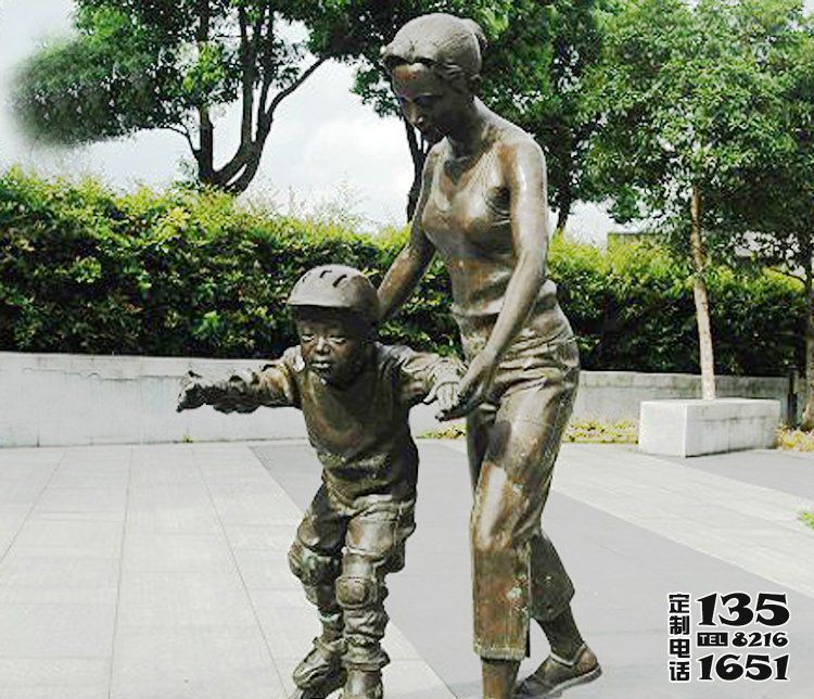 公園廣場滑旱冰的玻璃鋼仿銅人物雕塑 公園廣場滑旱冰的玻璃鋼仿銅人物雕塑