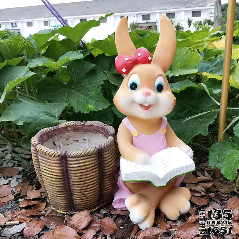 動物園玻璃鋼卡通彩繪兔子雕塑 動物園玻璃鋼卡通彩繪兔子雕塑