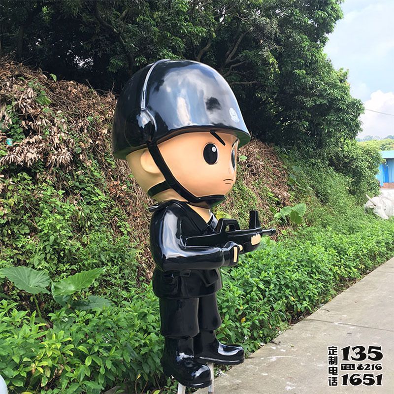 玻璃鋼卡通戶外執勤的警察雕塑 玻璃鋼卡通戶外執勤的警察雕塑