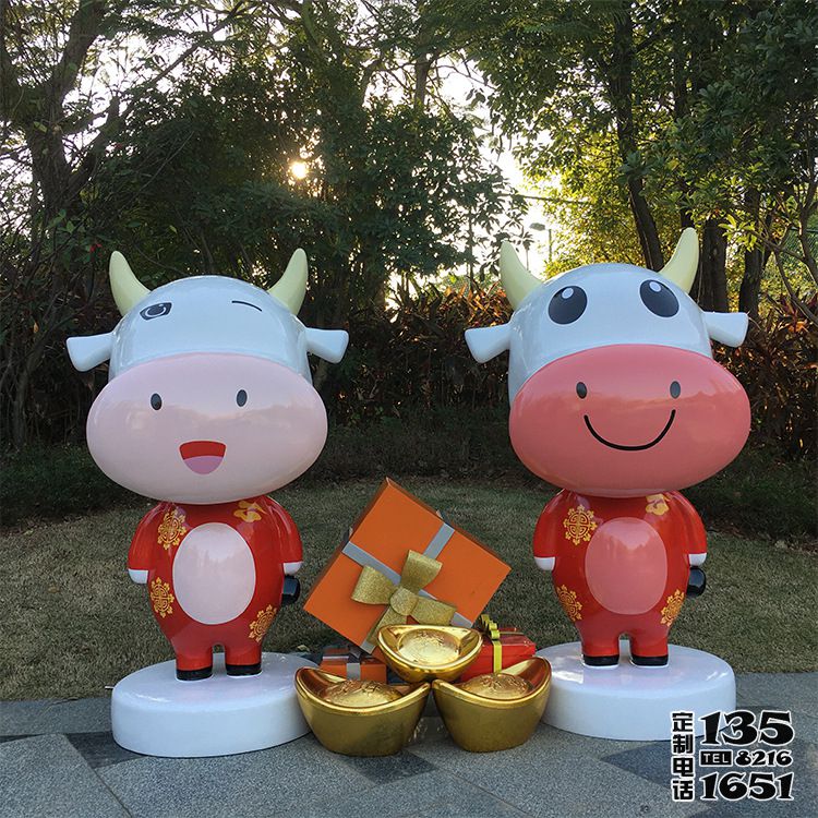 商場創意玻璃鋼卡通彩繪奶牛雕塑 商場創意玻璃鋼卡通彩繪奶牛雕塑