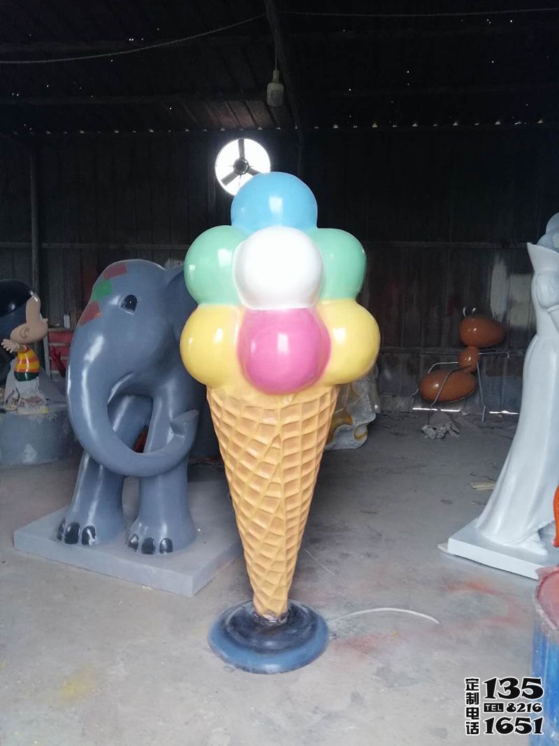 兒童游樂園門口彩色球玻璃鋼彩繪冰淇淋雕塑 兒童游樂園門口彩色球玻璃鋼彩繪冰淇淋雕塑