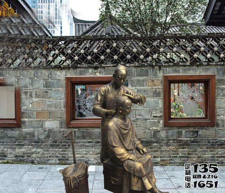 景區(qū)玻璃鋼仿銅古代人物剃頭理發(fā)雕塑 景區(qū)玻璃鋼仿銅古代人物剃頭理發(fā)雕塑