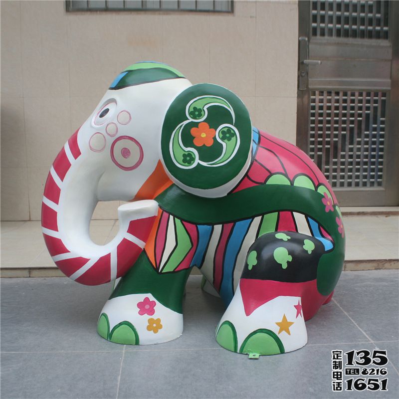 游樂場玻璃鋼彩繪大象雕塑 游樂場玻璃鋼彩繪大象雕塑