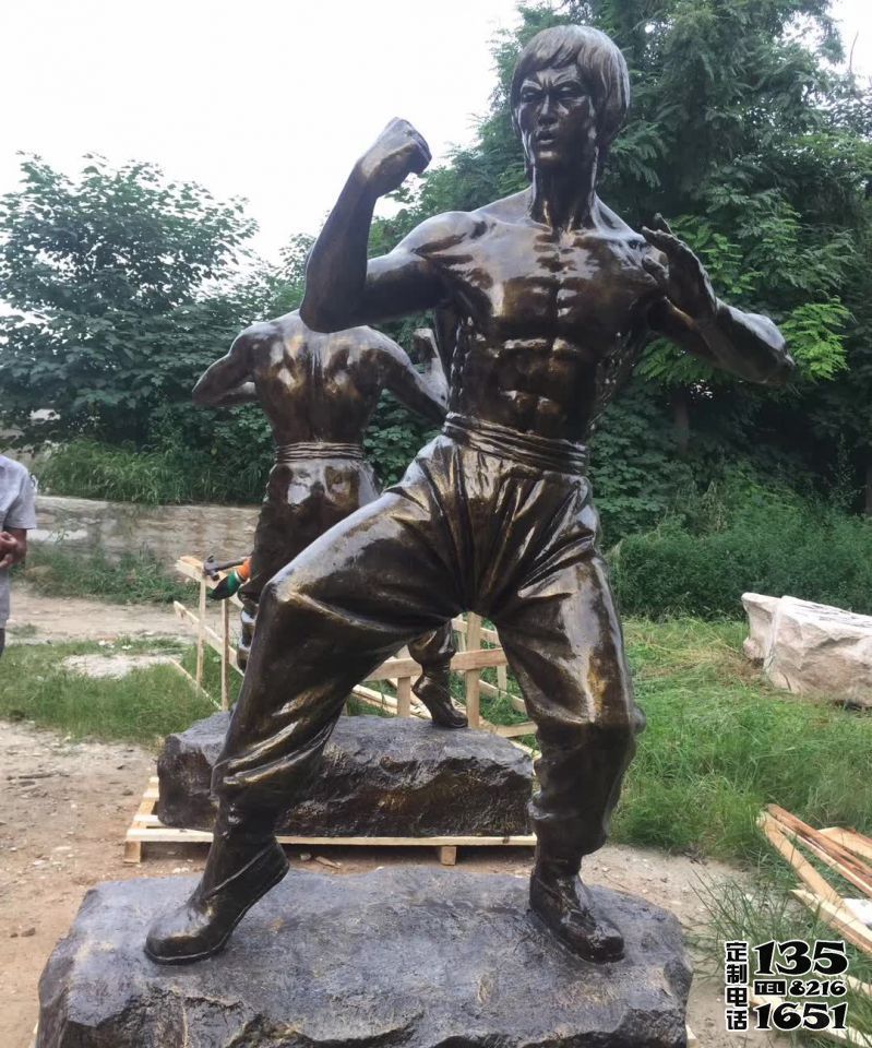 電影院擺放功夫影星李小龍玻璃鋼仿銅雕塑 電影院擺放功夫影星李小龍玻璃鋼仿銅雕塑