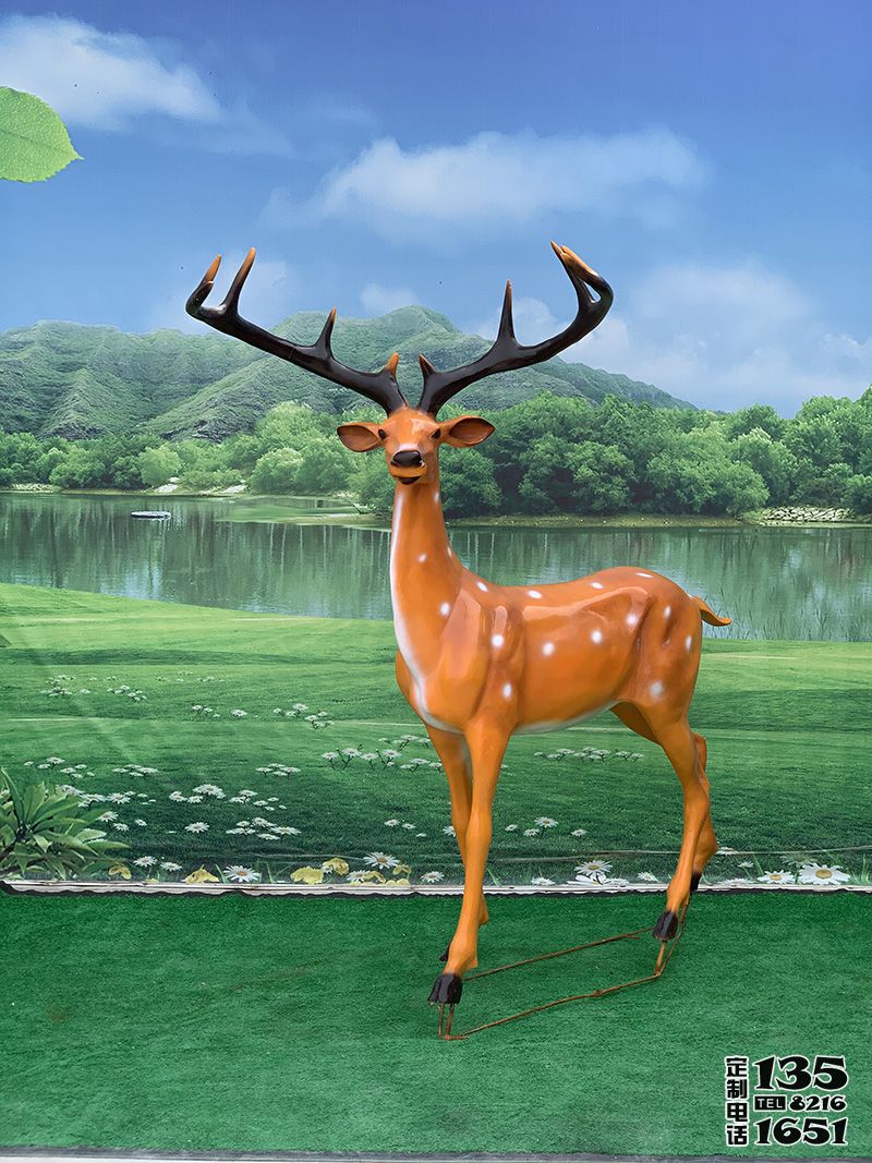 公園路邊玻璃鋼彩繪仿真動物梅花鹿雕塑 公園路邊玻璃鋼彩繪仿真動物梅花鹿雕塑