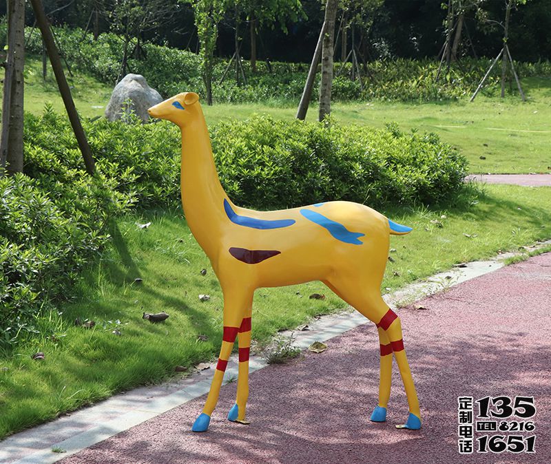 戶外街道創(chuàng)意玻璃鋼彩繪鹿雕塑 戶外街道創(chuàng)意玻璃鋼彩繪鹿雕塑