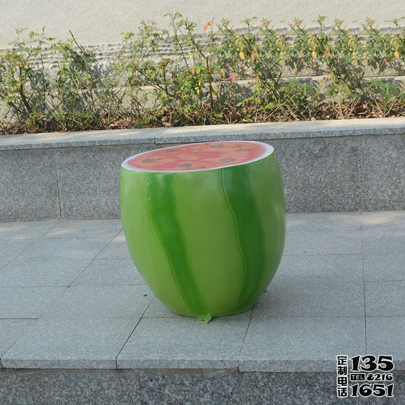 美陳擺件  商場玻璃鋼水果卡通西瓜座椅雕塑 美陳擺件  商場玻璃鋼水果卡通西瓜座椅雕塑