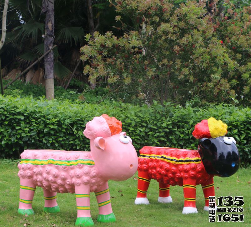 公園商場玻璃鋼卡通肖恩羊雕塑 公園商場玻璃鋼卡通肖恩羊雕塑