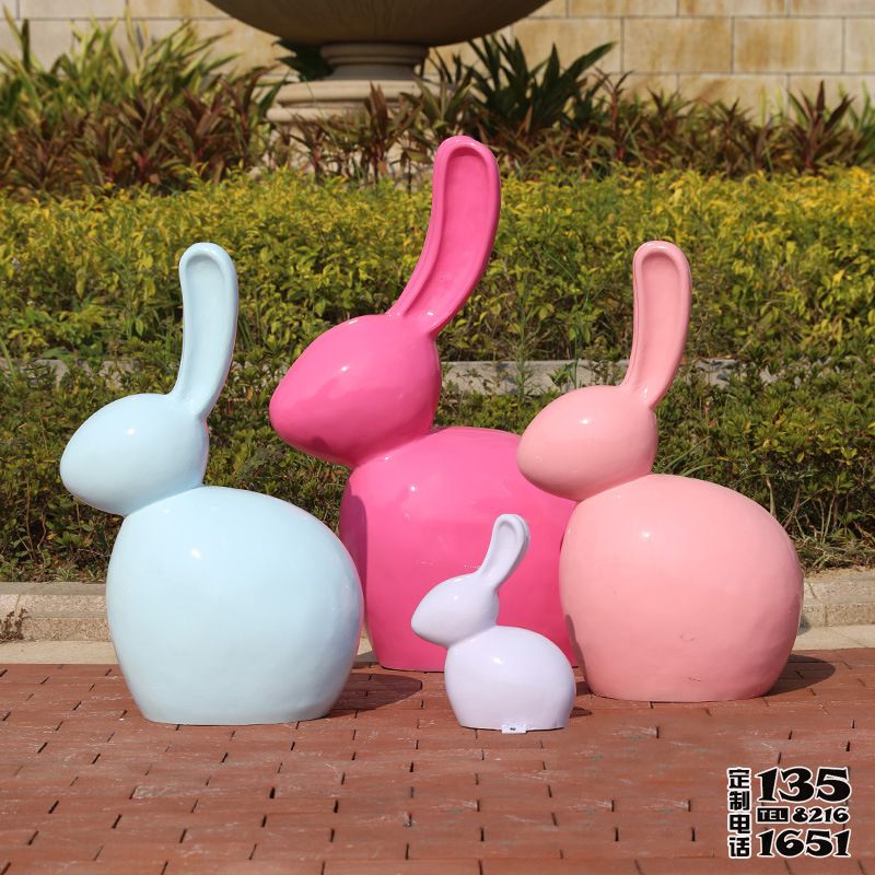 花園商場四只玻璃鋼卡通抽象兔子雕塑 花園商場四只玻璃鋼卡通抽象兔子雕塑