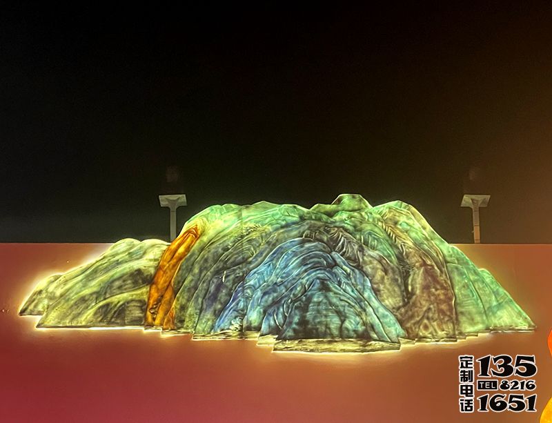 玻璃鋼發(fā)光假山造型雕塑 玻璃鋼發(fā)光假山造型雕塑
